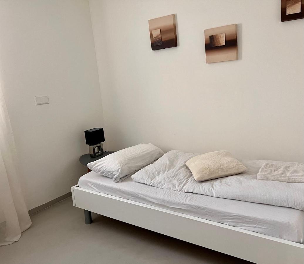 Budget Room Free Parking Pratteln Exteriör bild